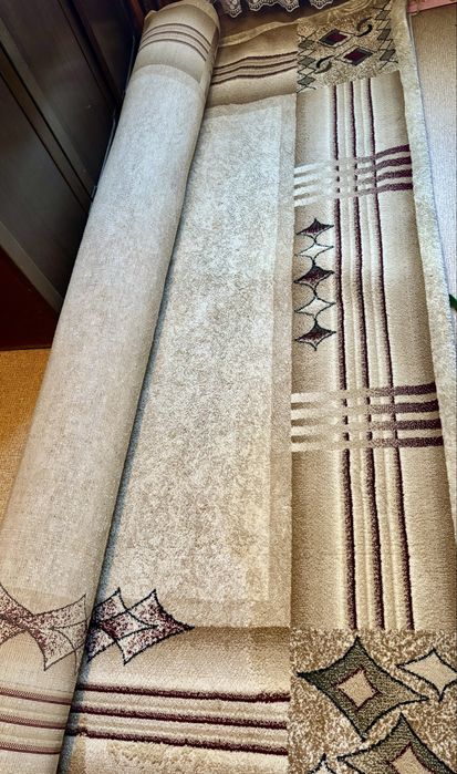 Ковер на пол бежевый