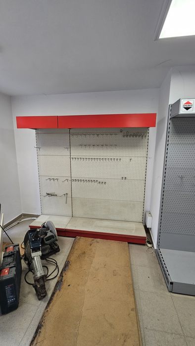 Стелажи с перфориран гръб 1м Х 2м Х 60см