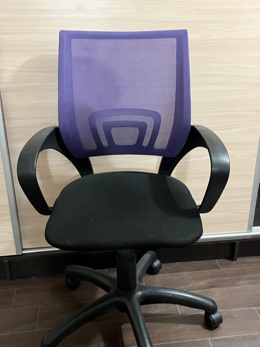 Продам офиссные кресла