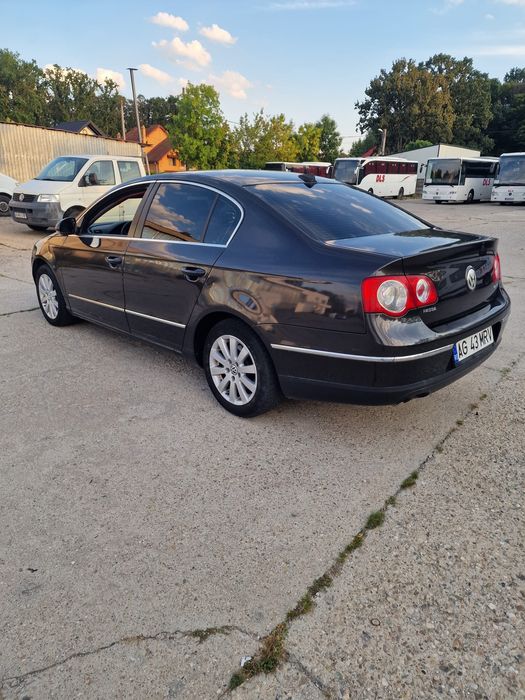 Vând passat b6 berlină