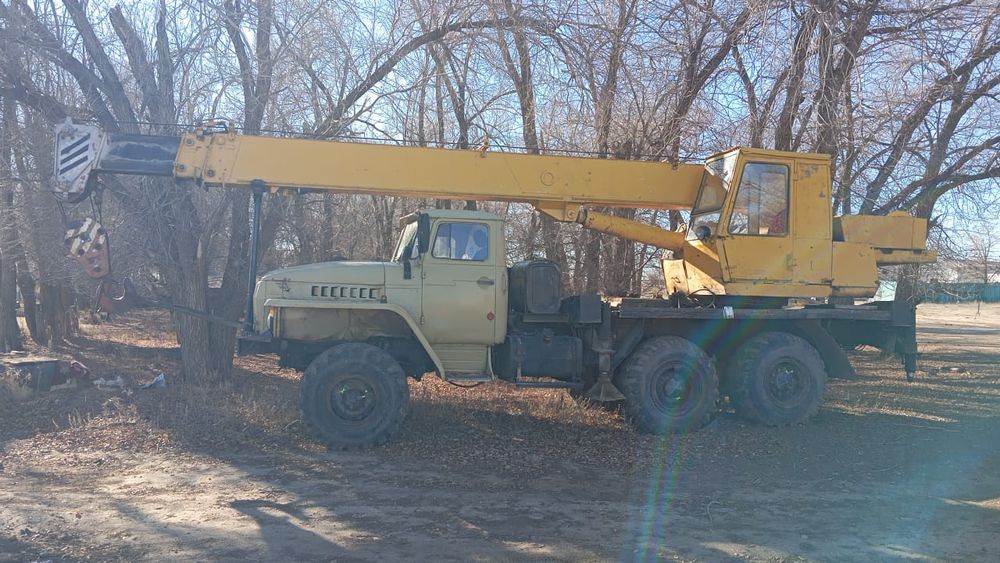 Продам автокран  Урал 16 тонн