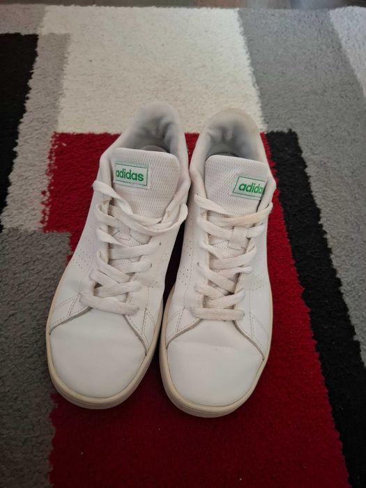 Adidași adidas in stare bună