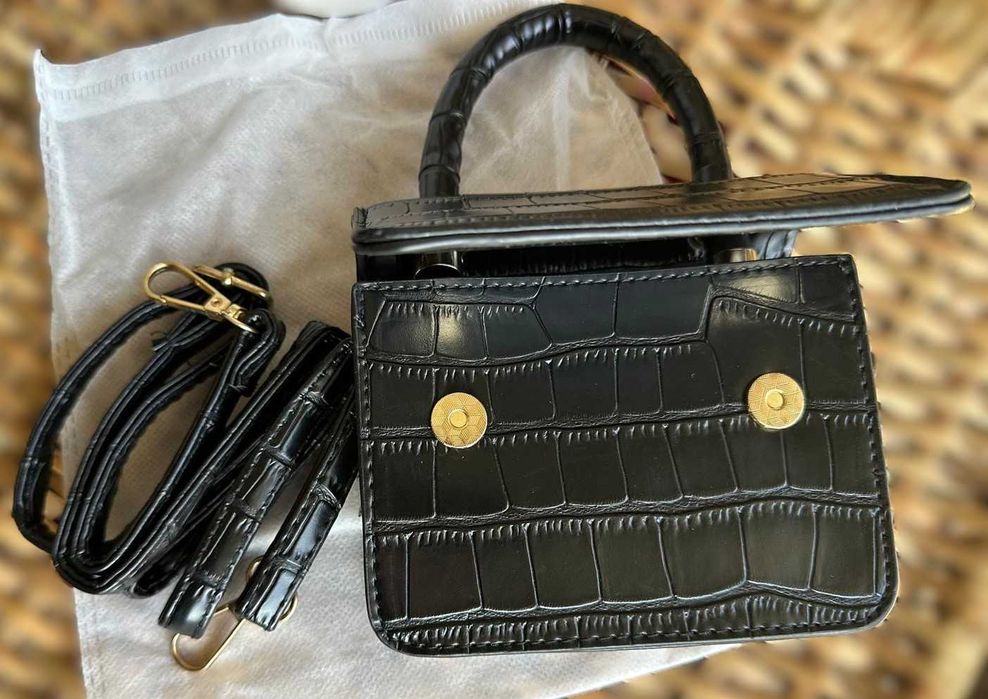 Gentuta mini - piele ecologica neagra, cu efect crocodil