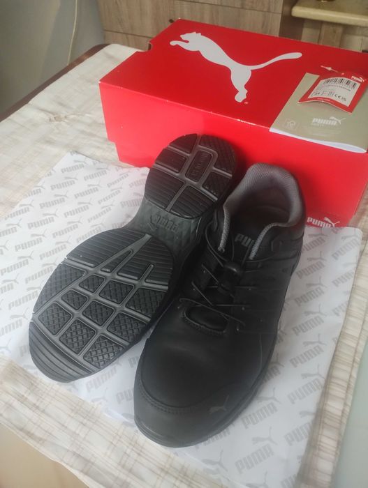 нови работни обувки