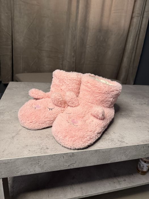 Пухкави женски пантофи