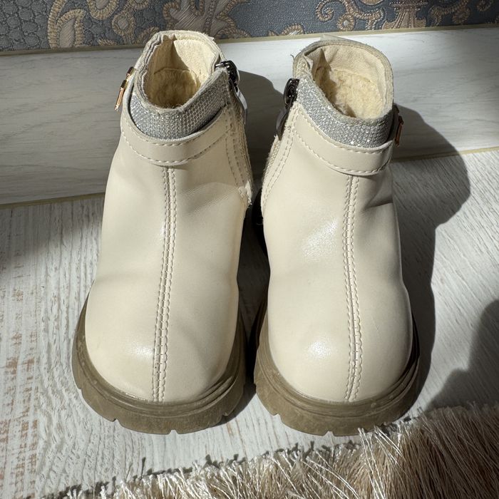 Продам детские сапоги