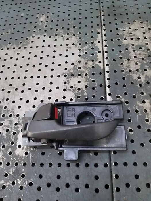 Maner interior usa stanga fata hyundai i10 ba ia 82610b4010