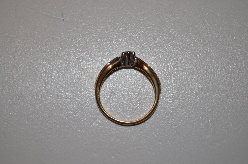 INEL AUR galben si alb 18K + 1 Diamant = 0.20ct. - De logodna - 3.3g !