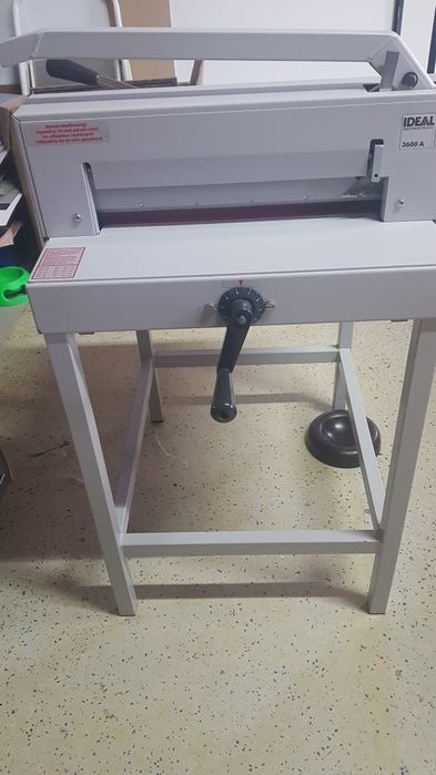 Ghilotina pentru hartie Ideal