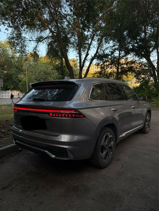 Geely monjaro 2024 2л