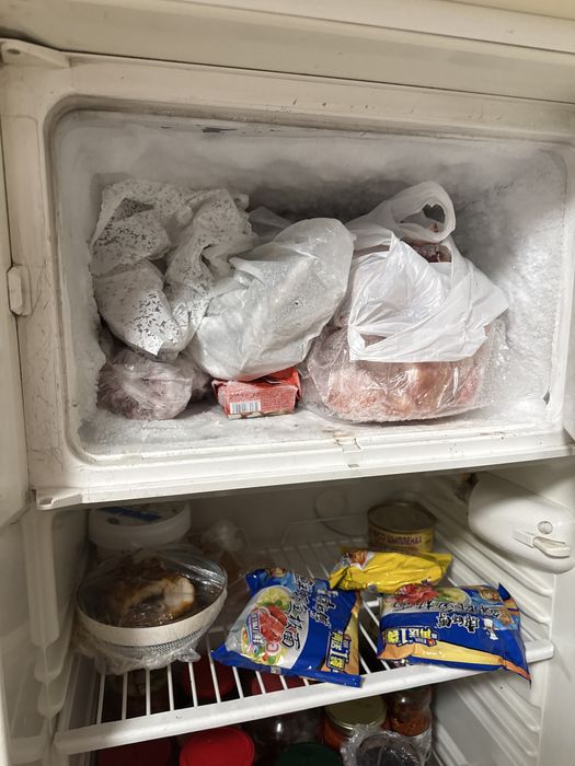 Гарнитур с холодильником срочно