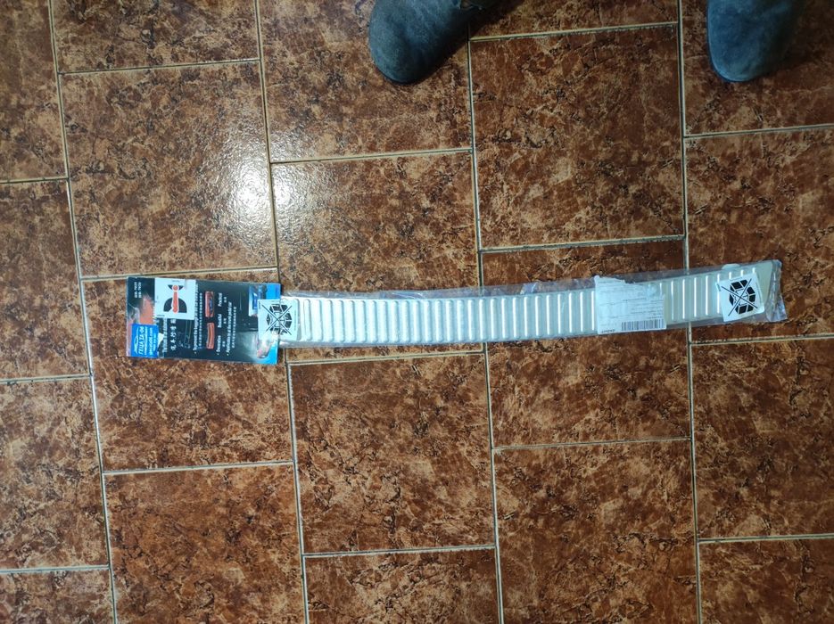 Защитна лайсна за багажник.