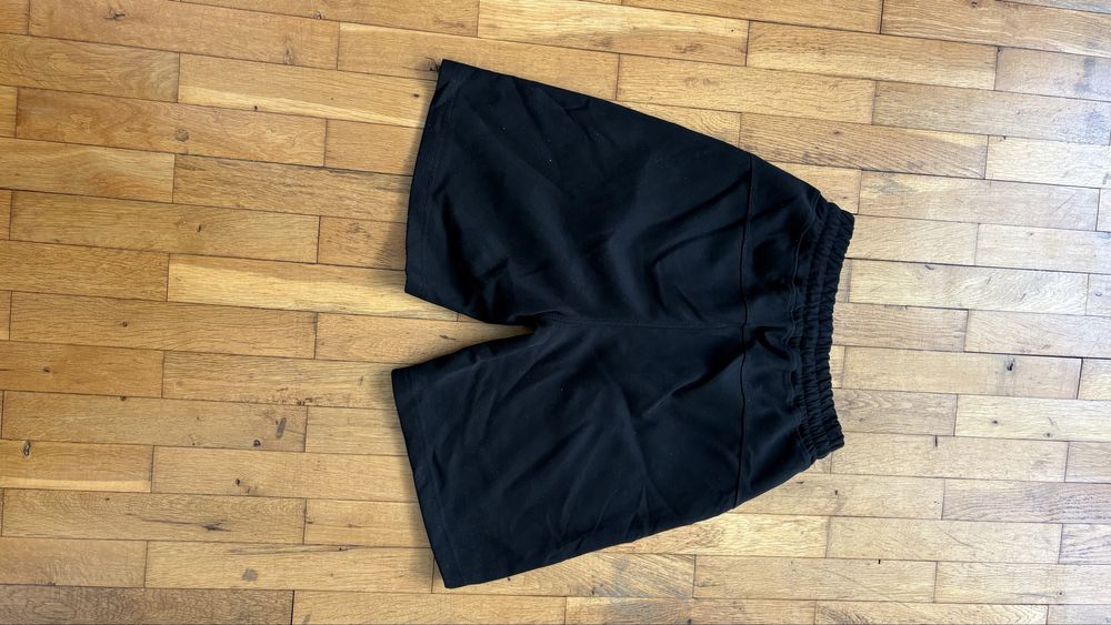 Essentials къси панталони