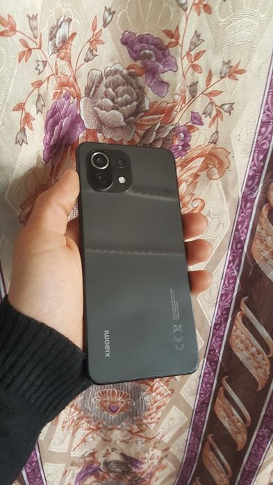 Xiaomi 11 Lite 750 va Redmi 12C 800  sotiladi