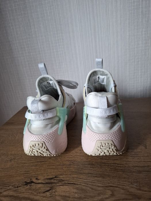 Nike air Huarache дамски маратонки 40 номер.