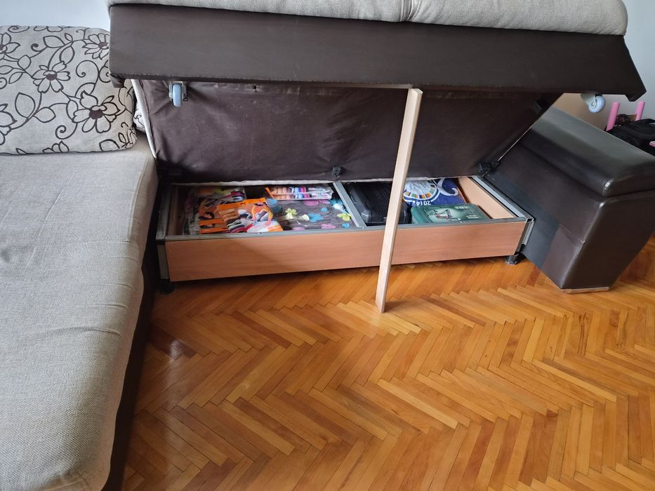 Canapea coltar extensibil cu spatiu depozitare