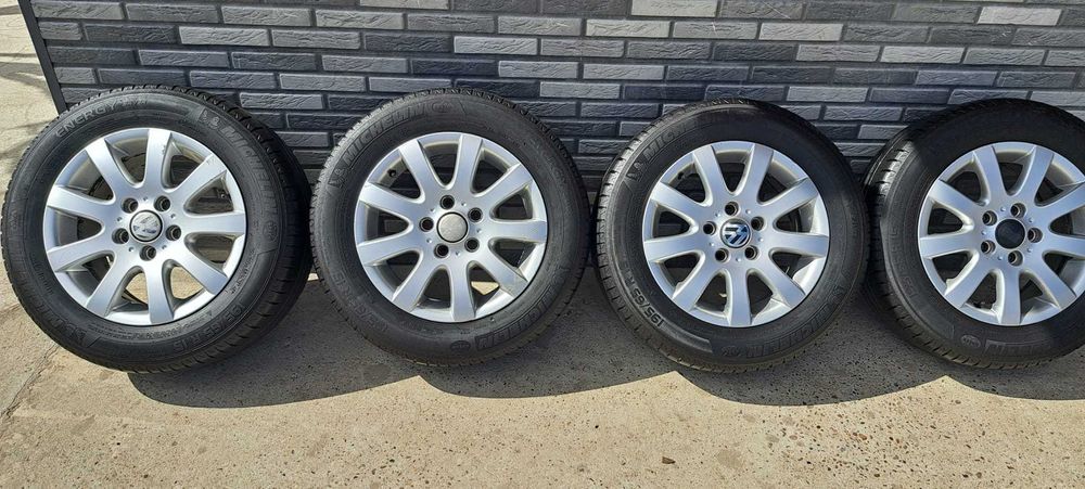 Vând roti  cu cauciucuri de vara  VW golf 5 , Michelin 195/65/15