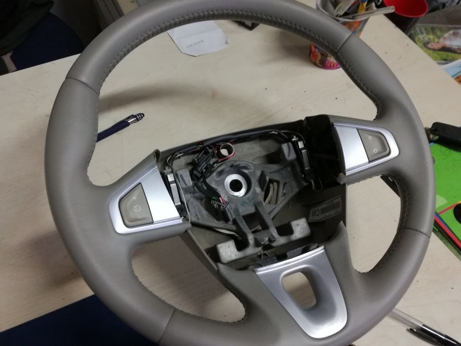 Vopsea Renault Fluence Megan Scenic Espace Reconditionare vind Vopsea