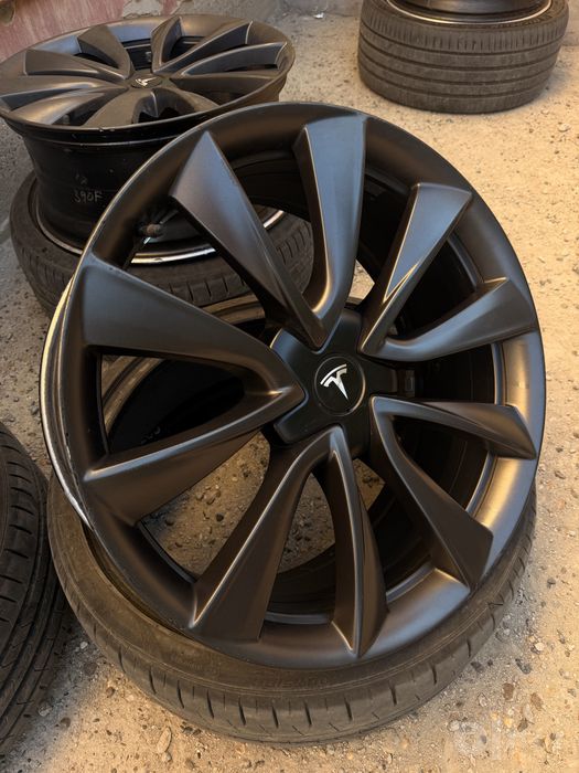 Tesla Diska Sotiladi