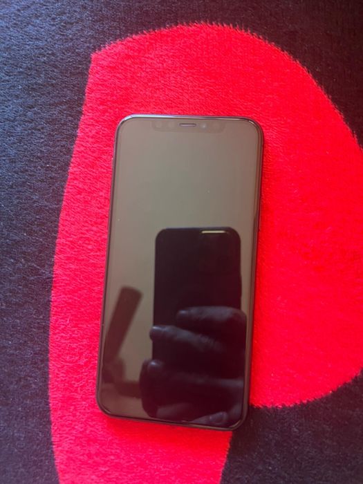Vand iphone 11 pro 256 GB spart pe spate