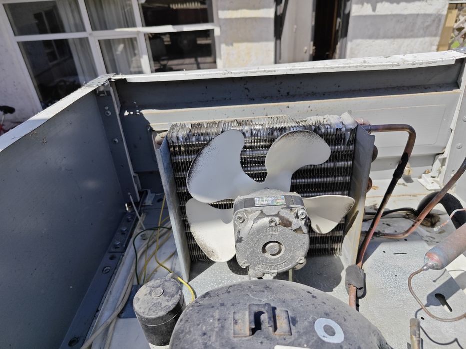 Холодильник большой