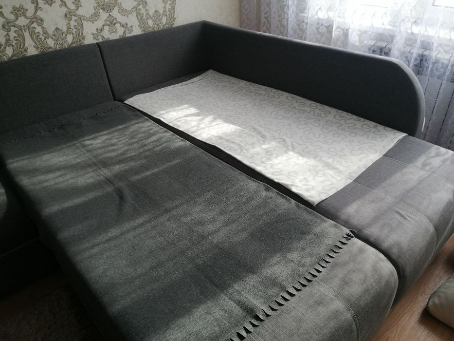 Продам диван, угловой.
