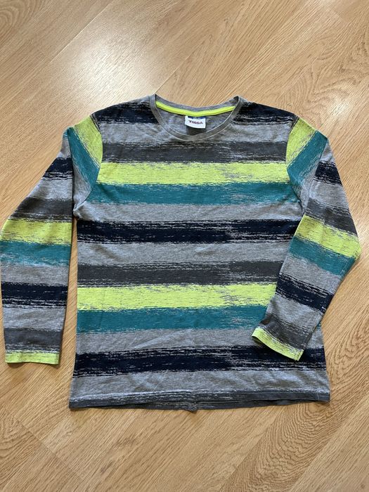Продам лонгсливы для мальчика 152 р.