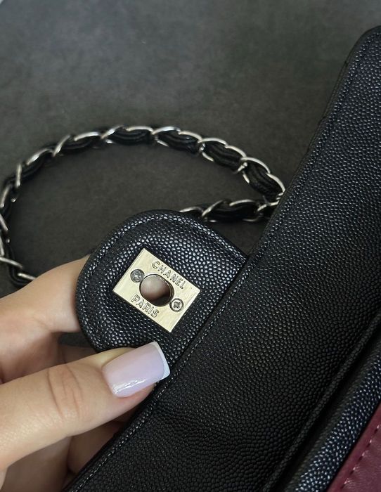 Кожена чанта Chanel Classic 2.55 Medium Double Flap