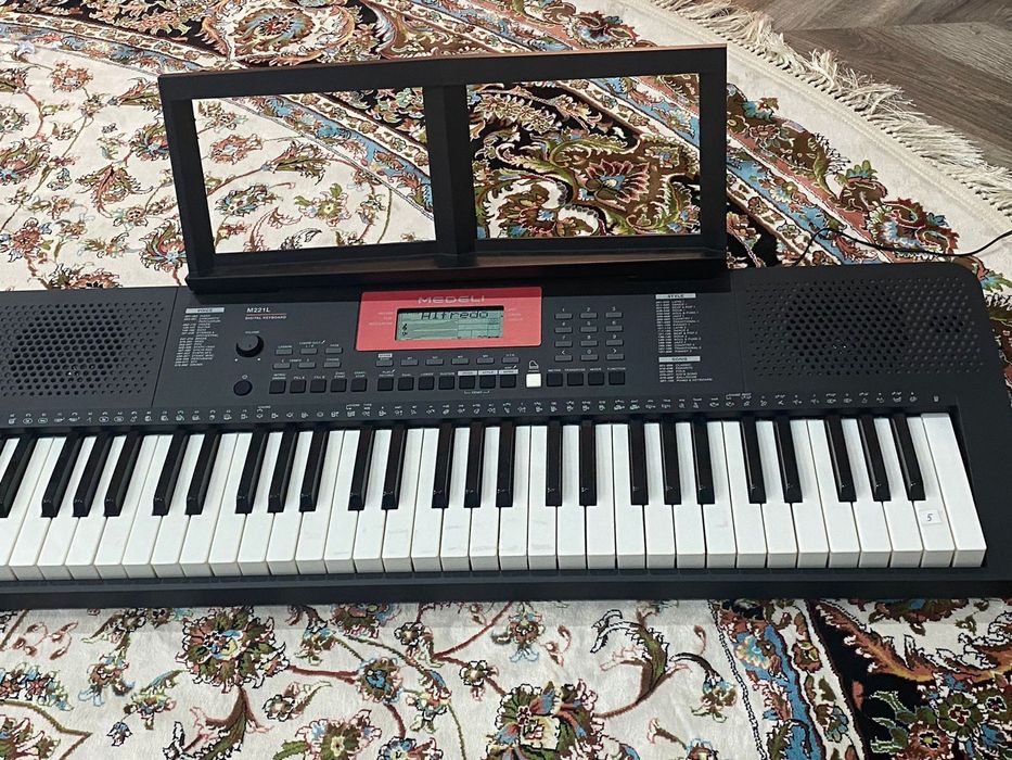 MEDELI M221L- digital keyboard