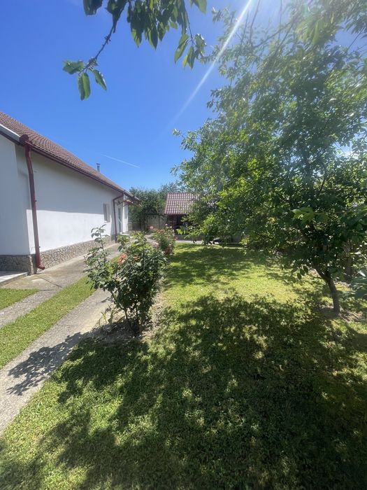 Casa de vanazare la Babeni