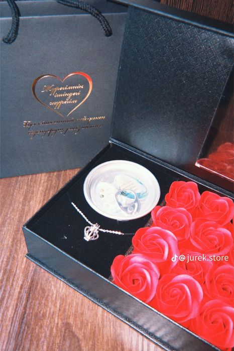 Кулон с жемчугом в ракушке