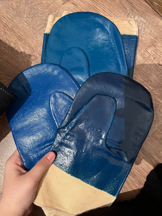 Перчатки резиновые