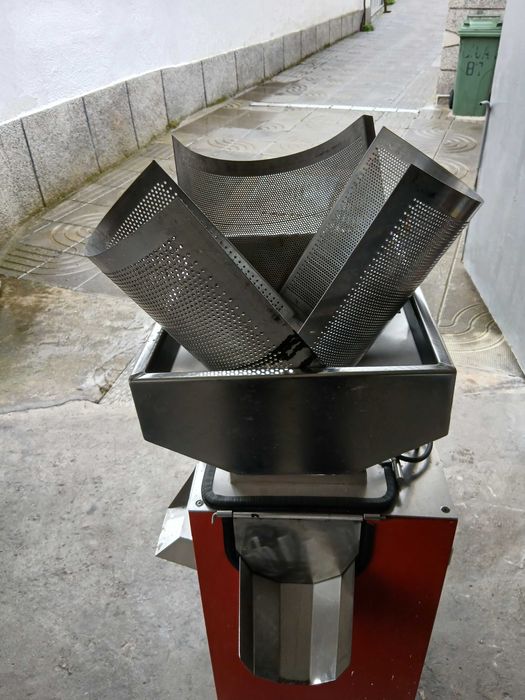 Професионална машина за мелене на домати, грозде и сливи