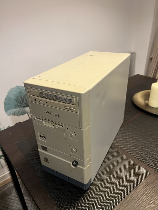 Intel pentium 100 mhz retro PC
