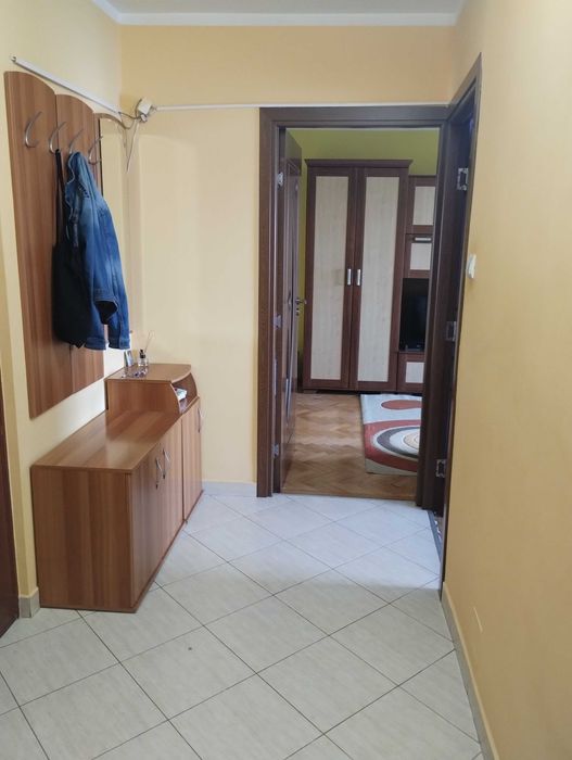 Închiriez apartament in M17