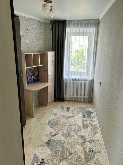 Продается 4 комн кв. Васильковский,4