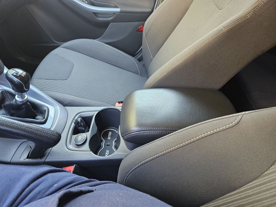 Ford Focus 2012, 1,6 diesel, aproape toate dotarile