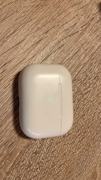 APPLE AirPods Pods 2nd generation / MagSafe Wireless charging!