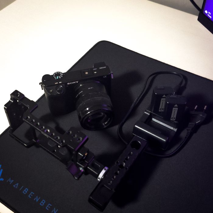 Sony A6300 + Sony 50MM F1.8 OSS