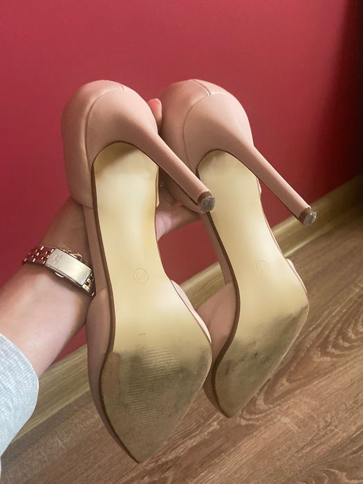 Елегантни обувки с ток, бледо розово