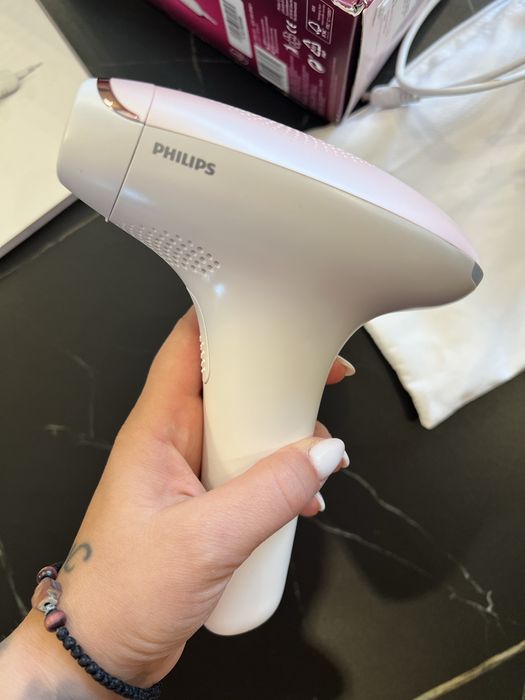 Фотоепилатор Philips Lumea Advanced