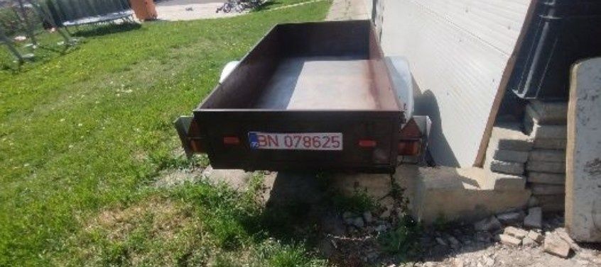 Remorca auto 750 kg cu sistem de franare