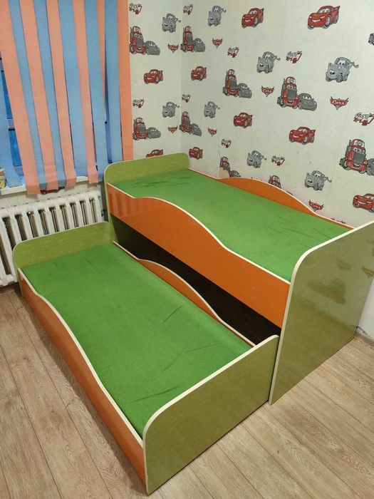 Продам детский спальный гарнитур