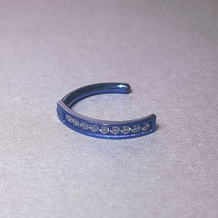 PIERCING CLICKER de titaniu albastru cu zirconiu cubic