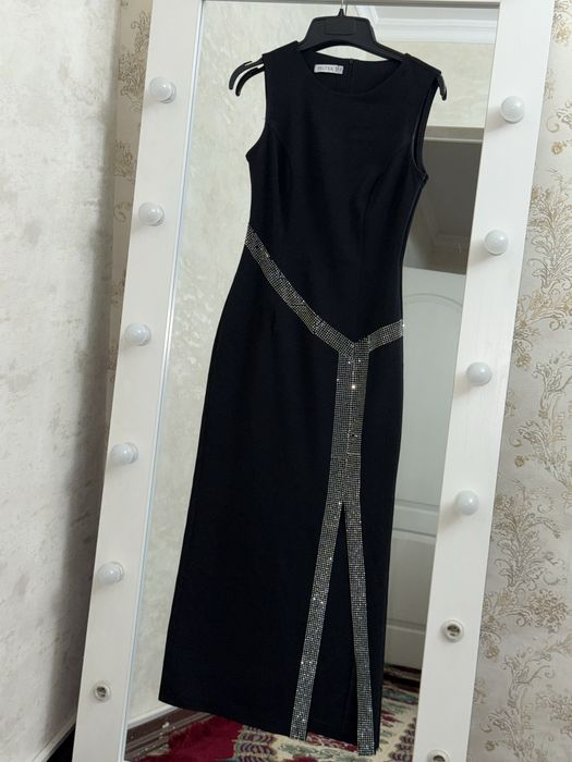 Женское платье срочно продается