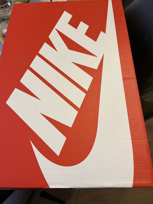 NIKE маратонки 43