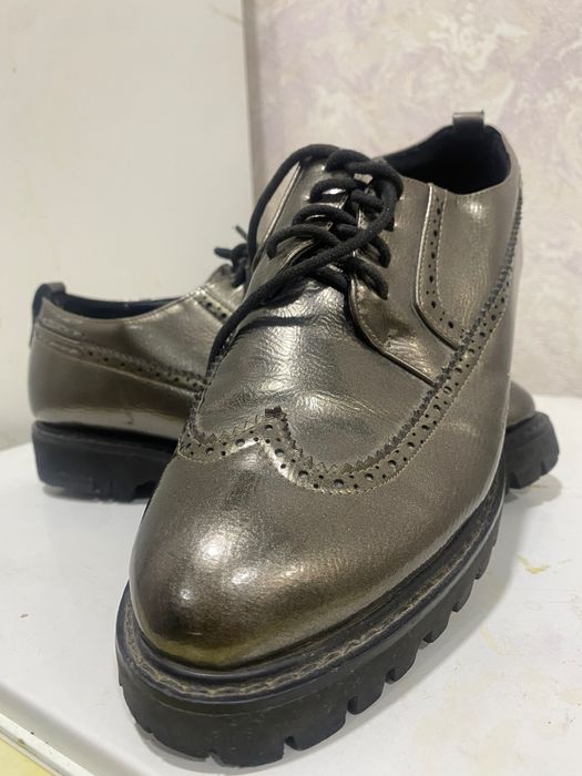 Демисезонные  ботинки броги