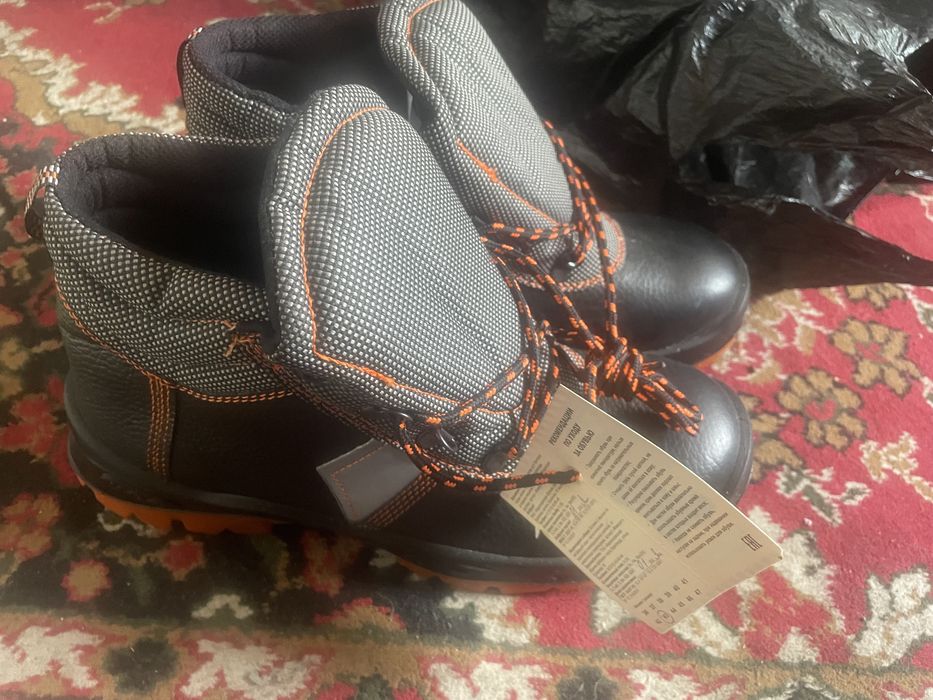Спец ботинка продам