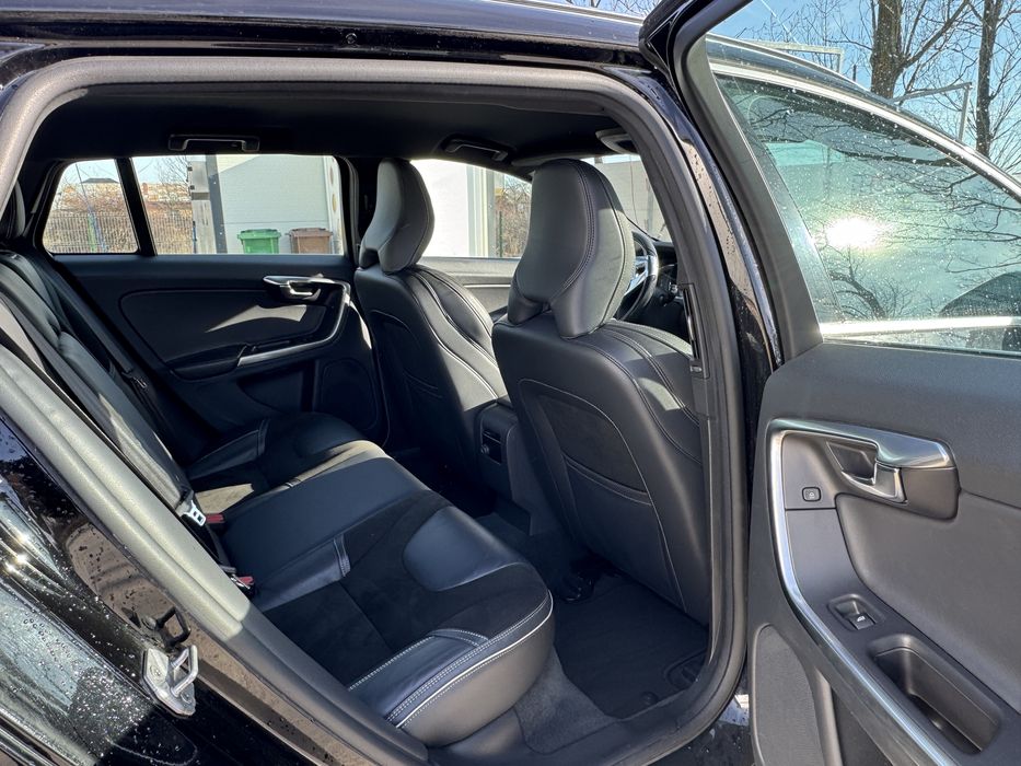 Volvo V60 2016 Automat/R design/leduri/piele/bord digital/rate/garanti