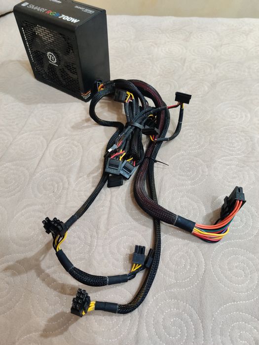 Thermaltake Smart Rgb 700W